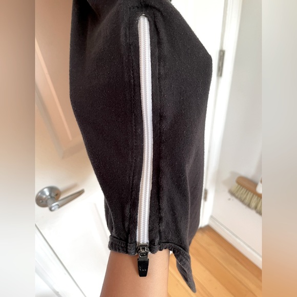 Unisex Two Toned T-Shirt w/Zipper Detail - Picture 5 of 6